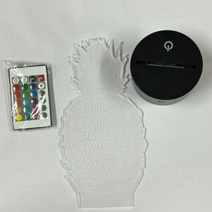 Amazing gift 3D  Pineapple lamp . NWOT